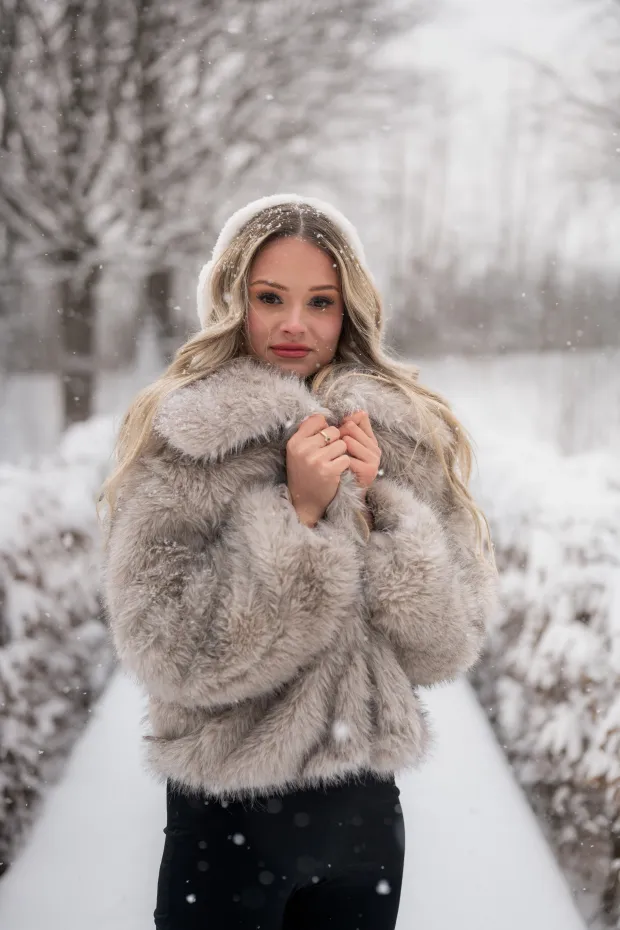 Outdoor female portrait session — Wieliczka, Kraków